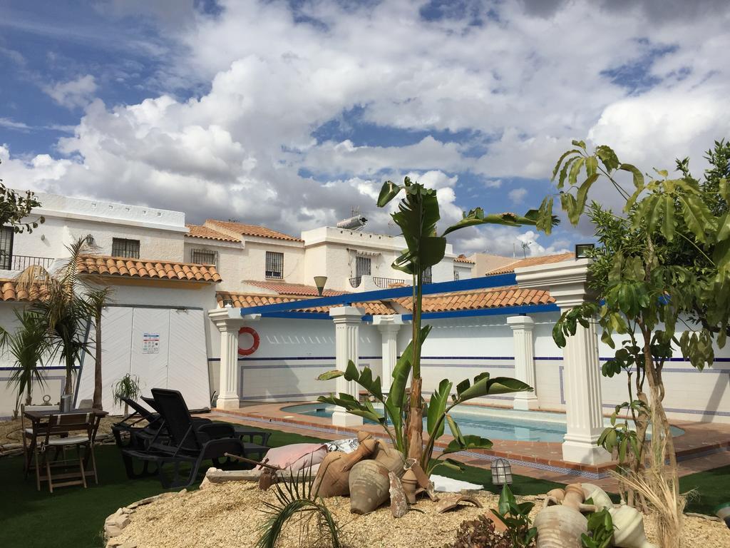 16:9 Los Molinos Suites Альмерия Номер фото